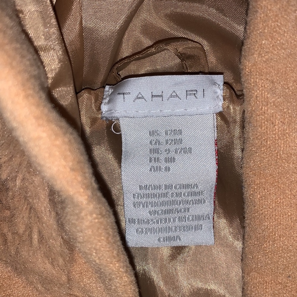 Kids Tahari two button coat size 12 months - with matching gloves - Picture 6 of 8
